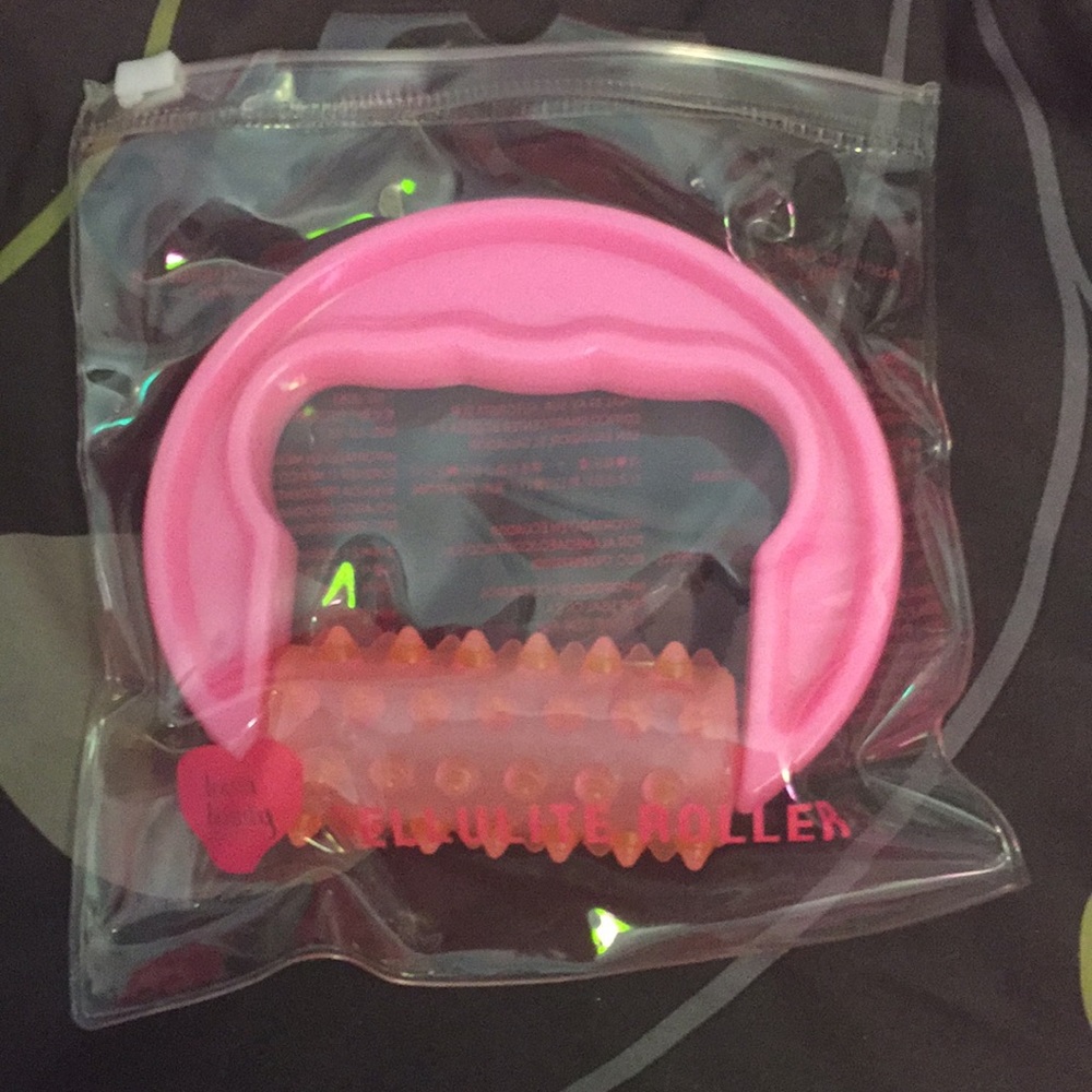 Cellulite roller